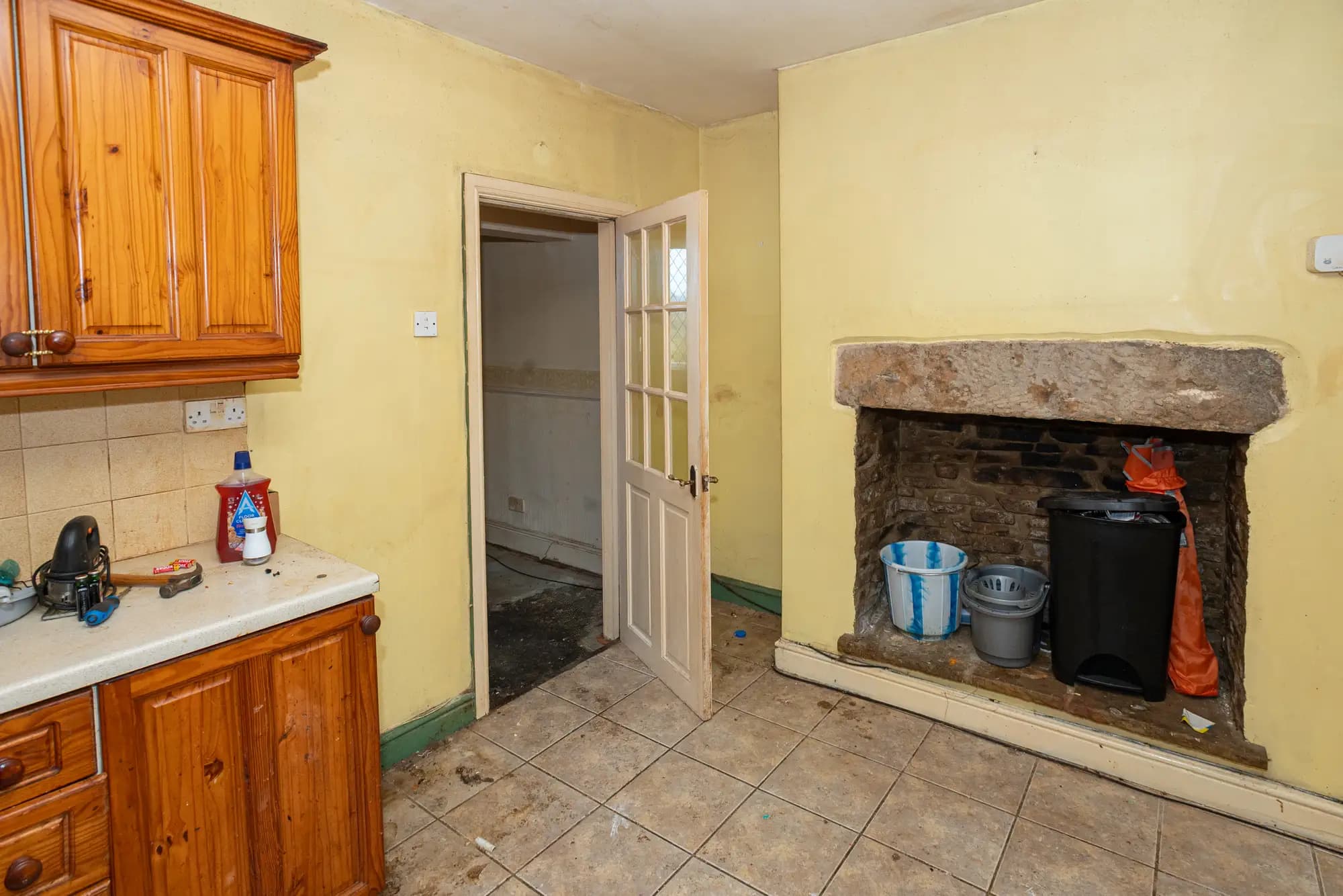 property photo 7 of 17