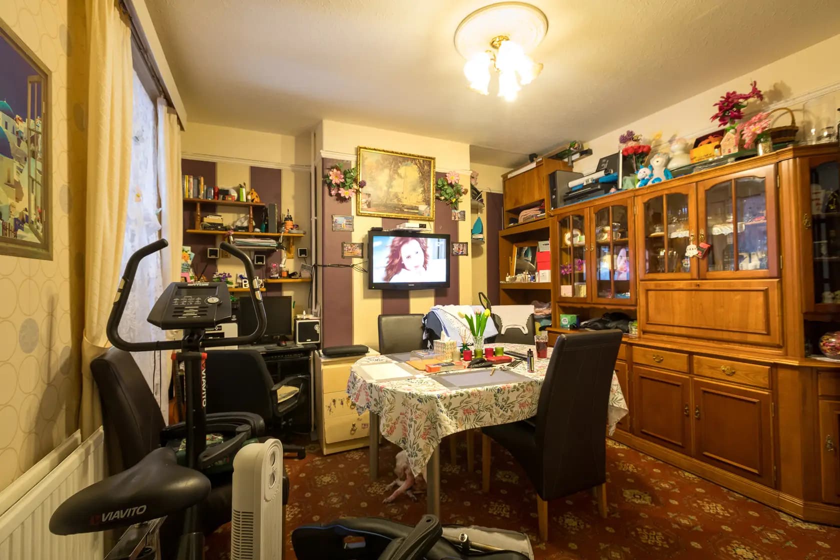 property photo 6 of 11