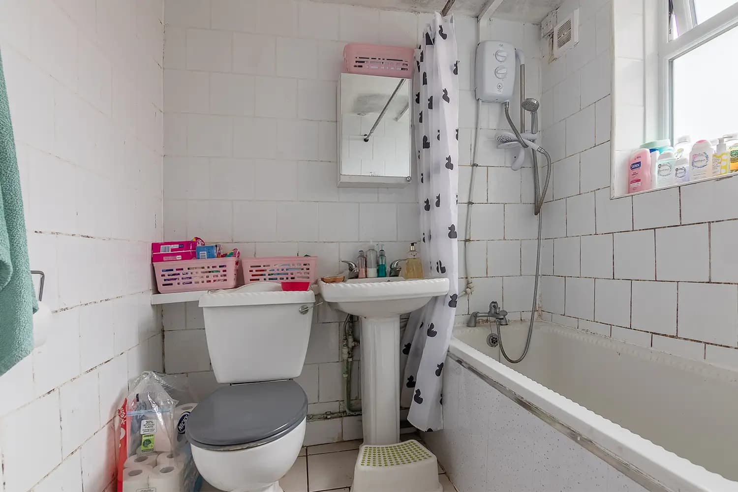 property photo 8 of 17