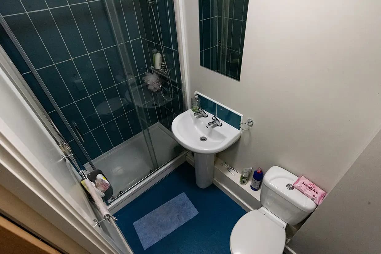 property photo 4 of 13