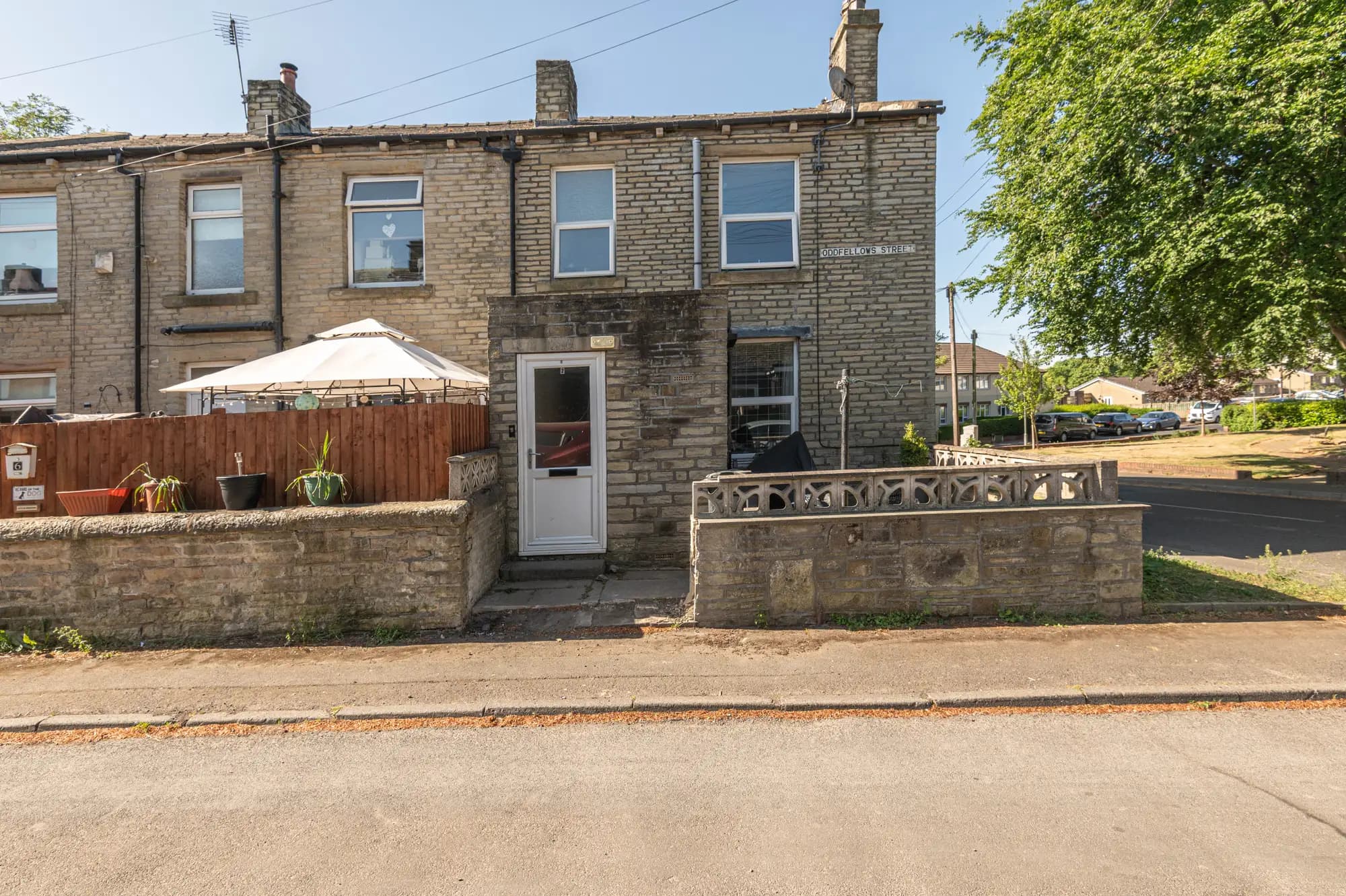 property photo 0 of 19