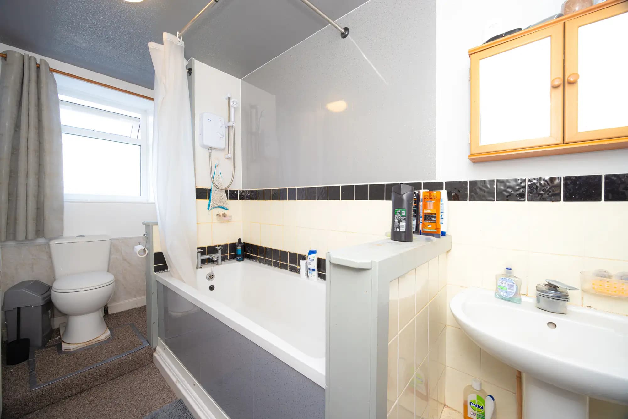 property photo 9 of 22