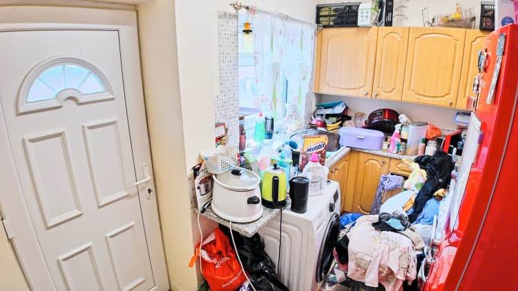 property photo 5 of 15