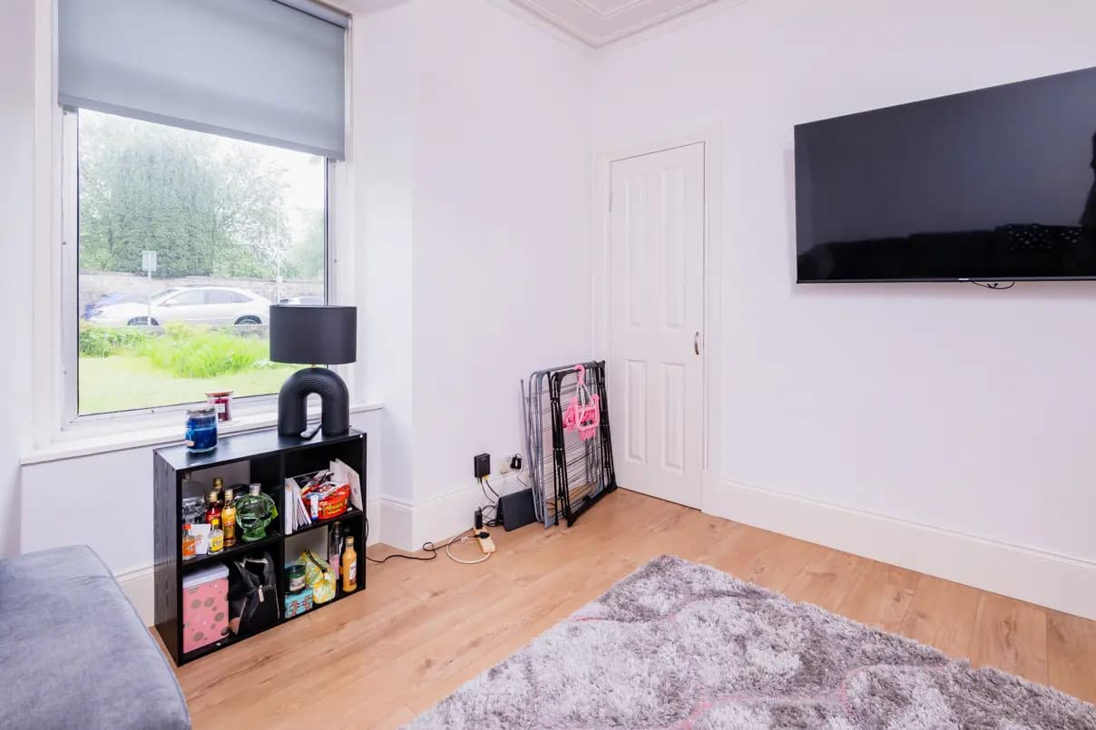 property photo 4 of 14