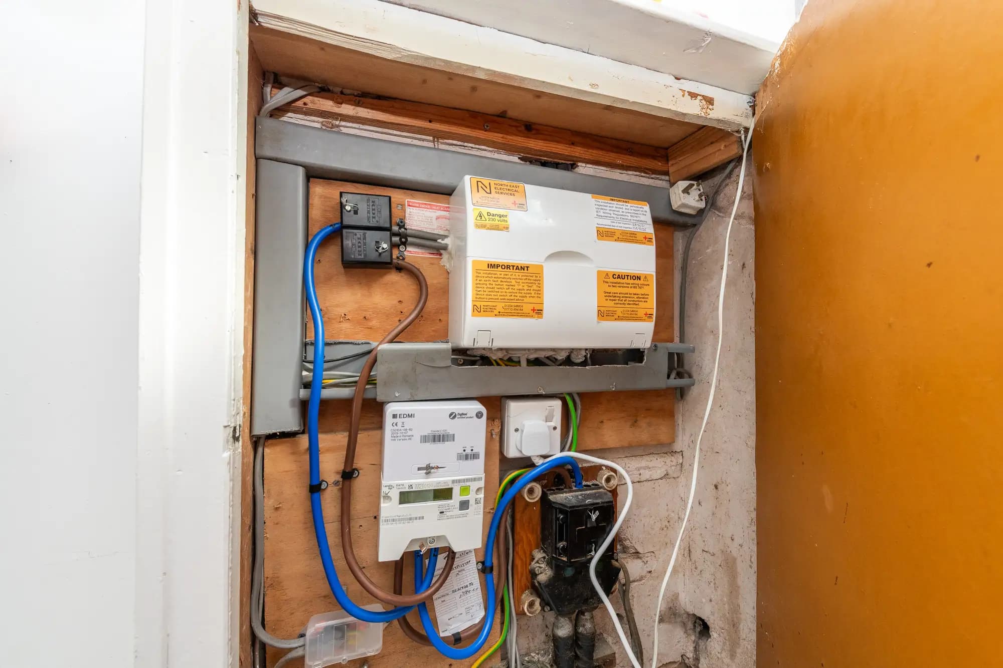 property photo 27 of 38