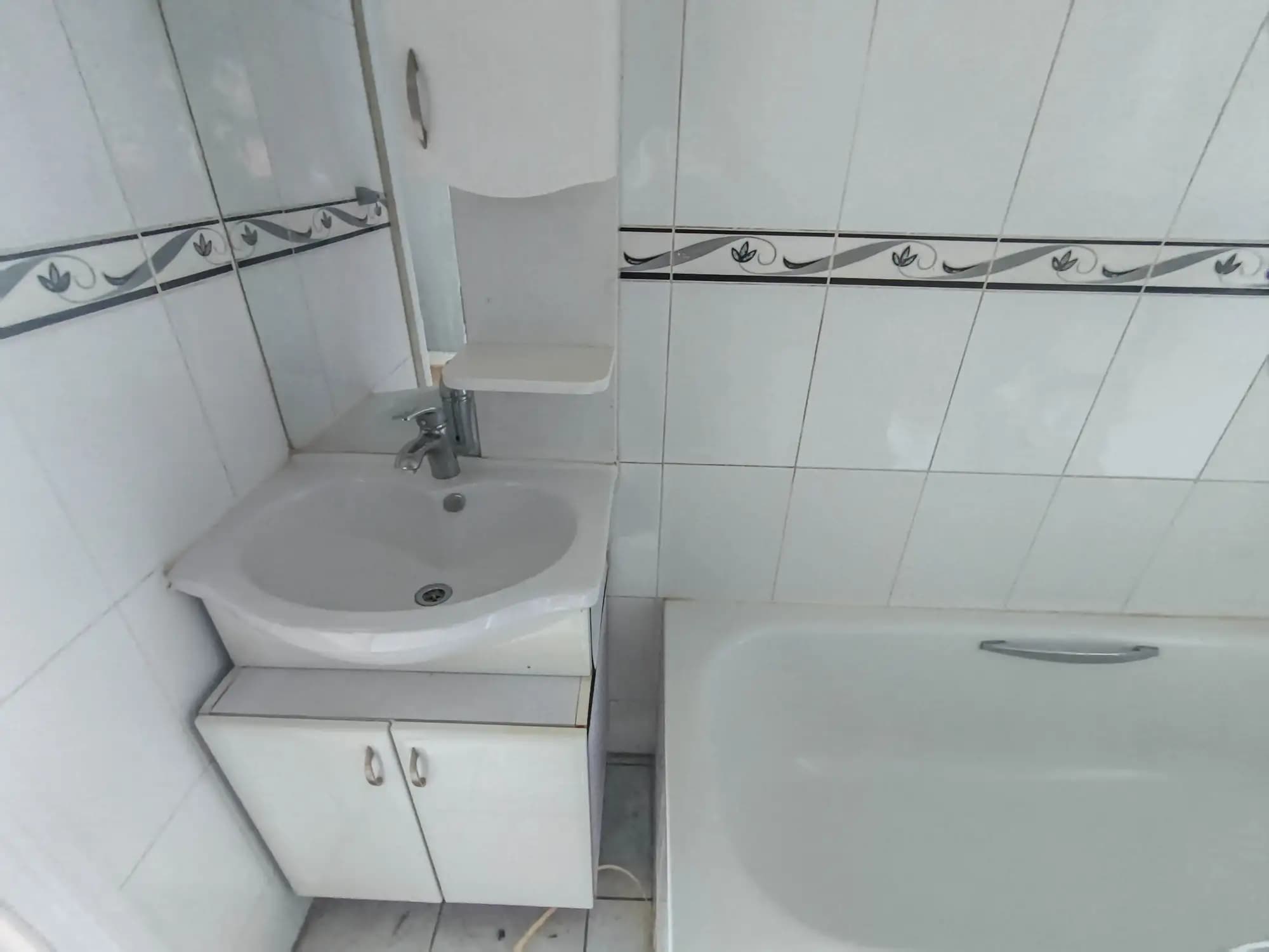 property photo 8 of 10