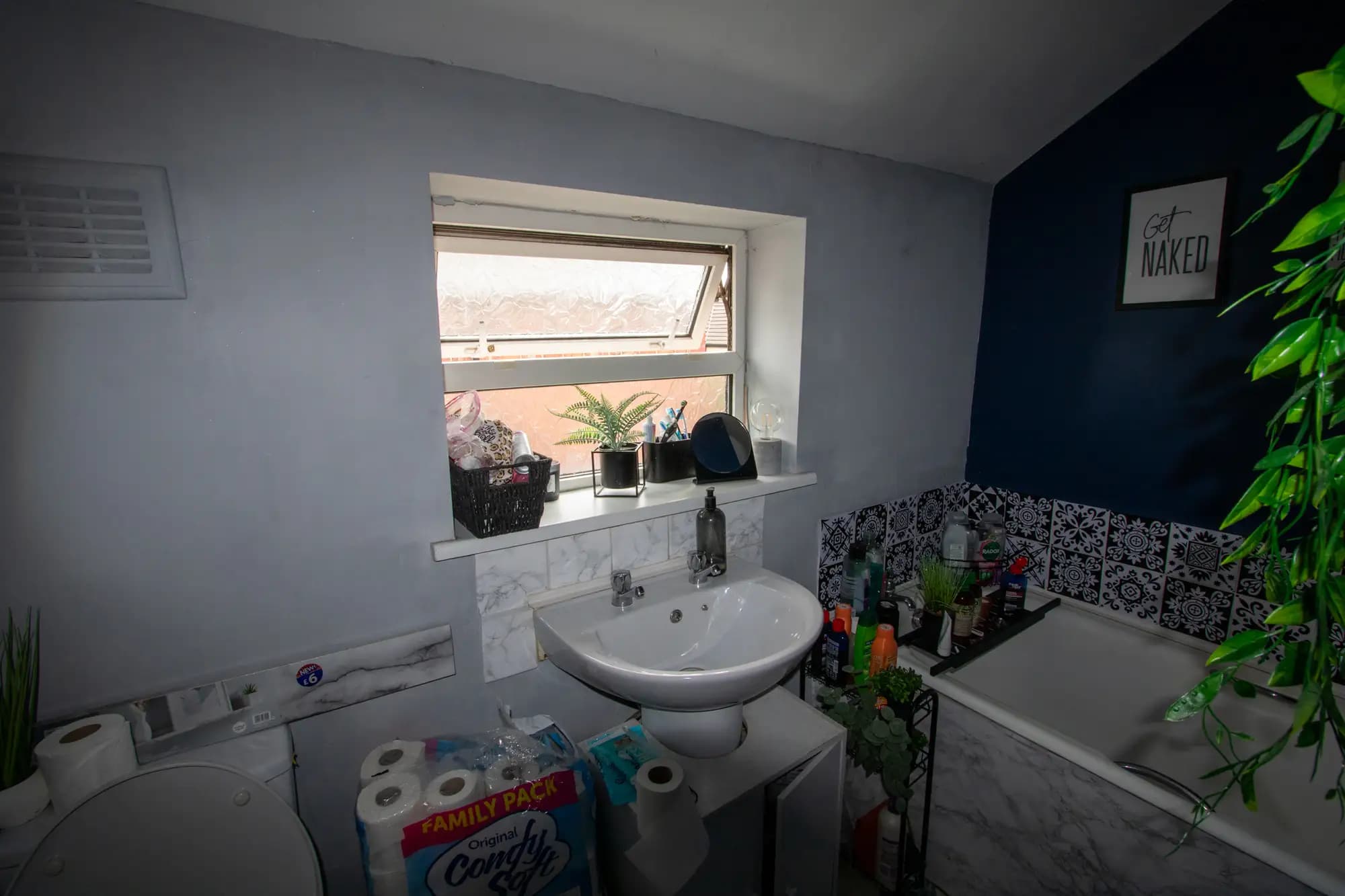 property photo 11 of 25