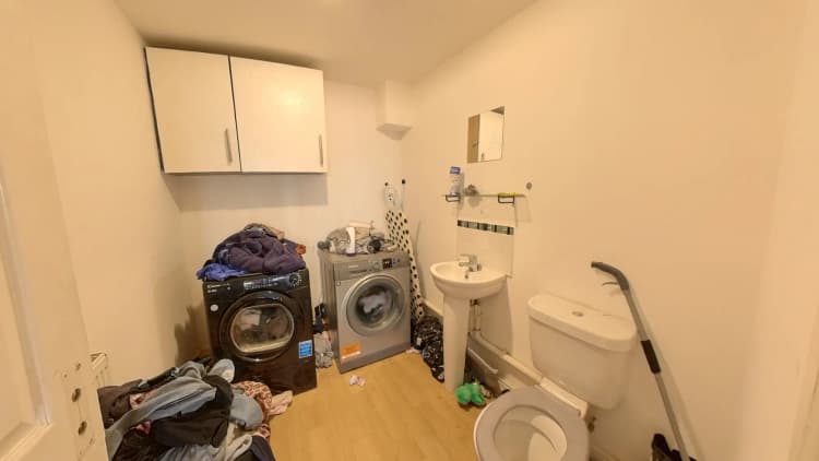 property photo 9 of 37