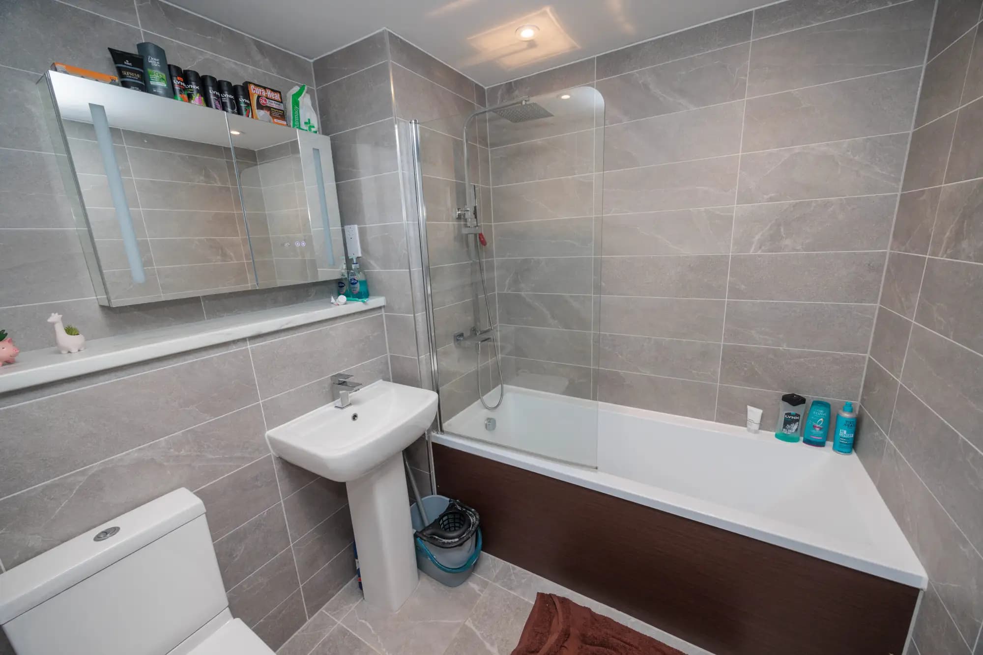 property photo 11 of 17