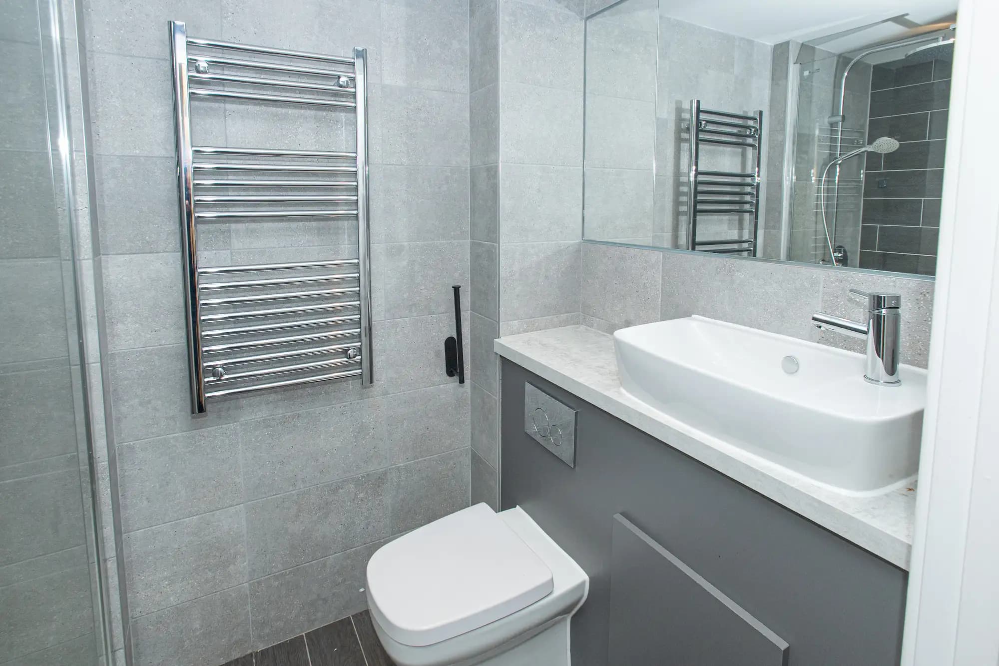 property photo 5 of 15