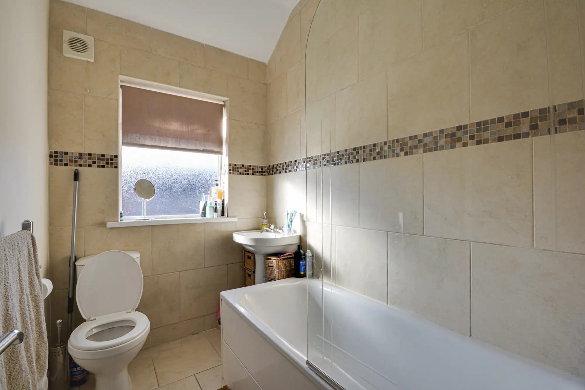 property photo 7 of 9