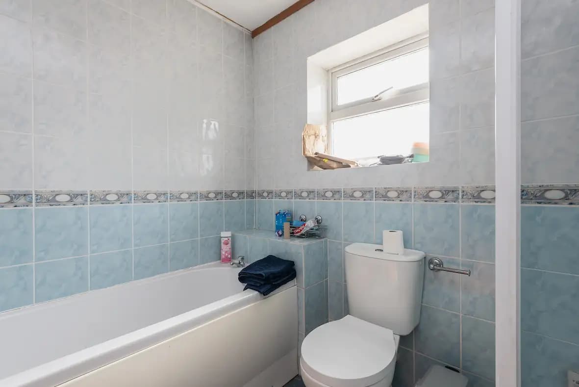 property photo 20 of 34