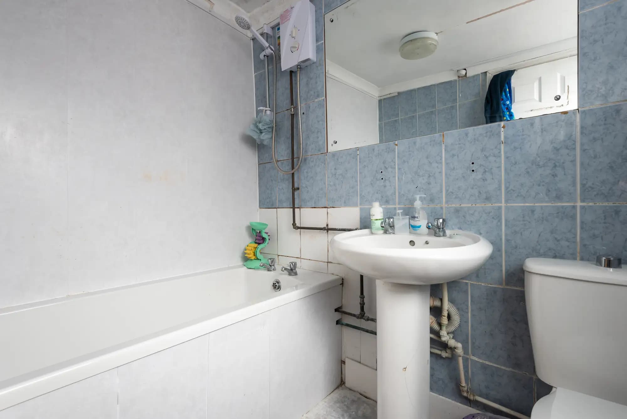 property photo 7 of 17