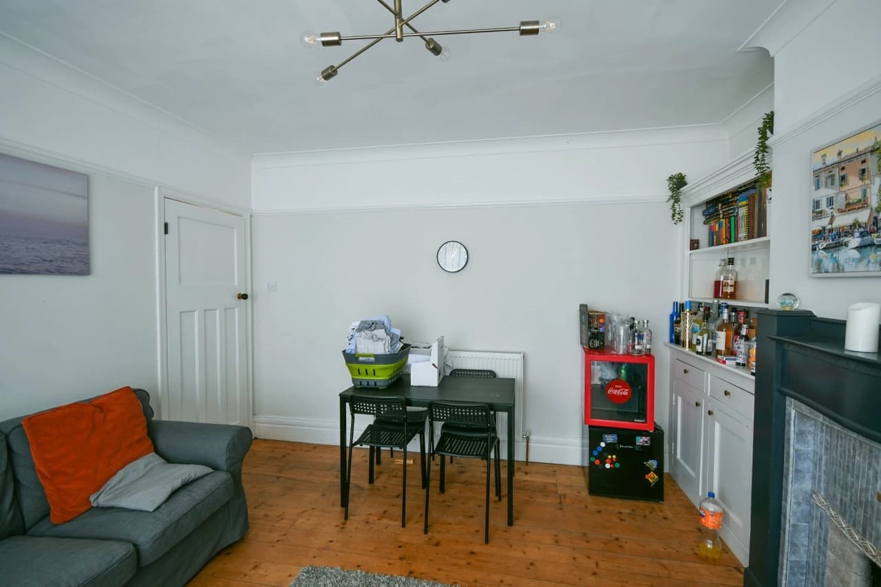 property photo 4 of 20