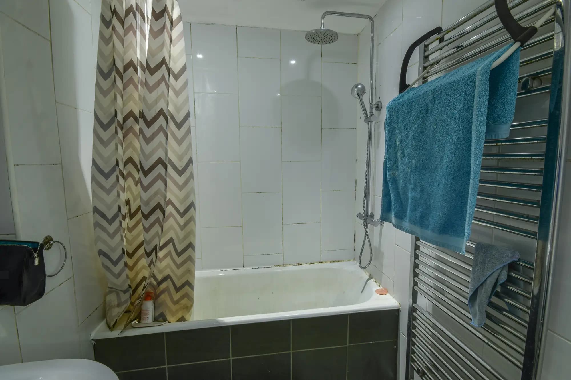 property photo 8 of 19