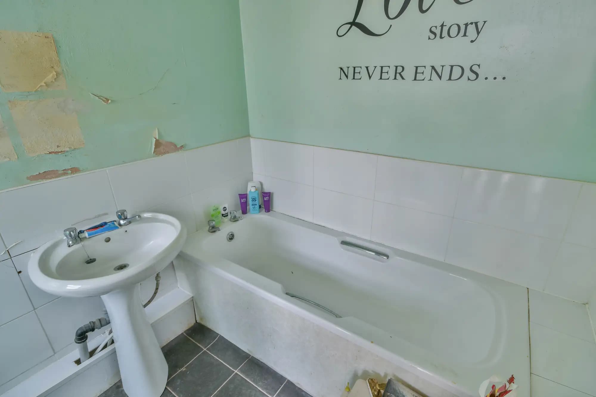 property photo 6 of 14