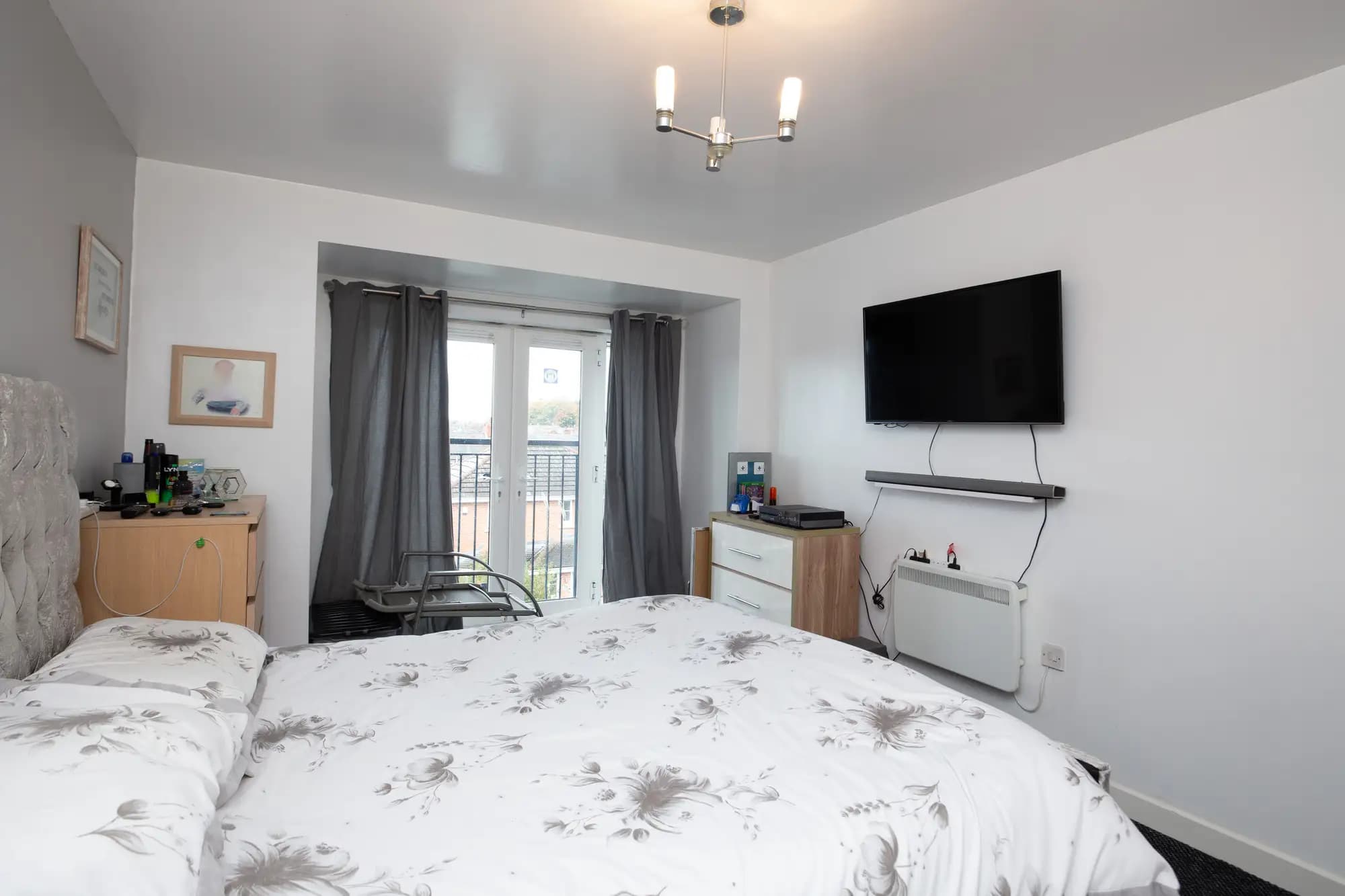 property photo 8 of 18