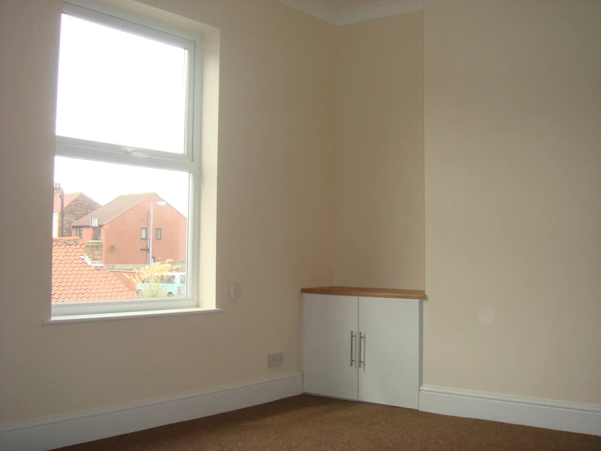 property photo 13 of 38