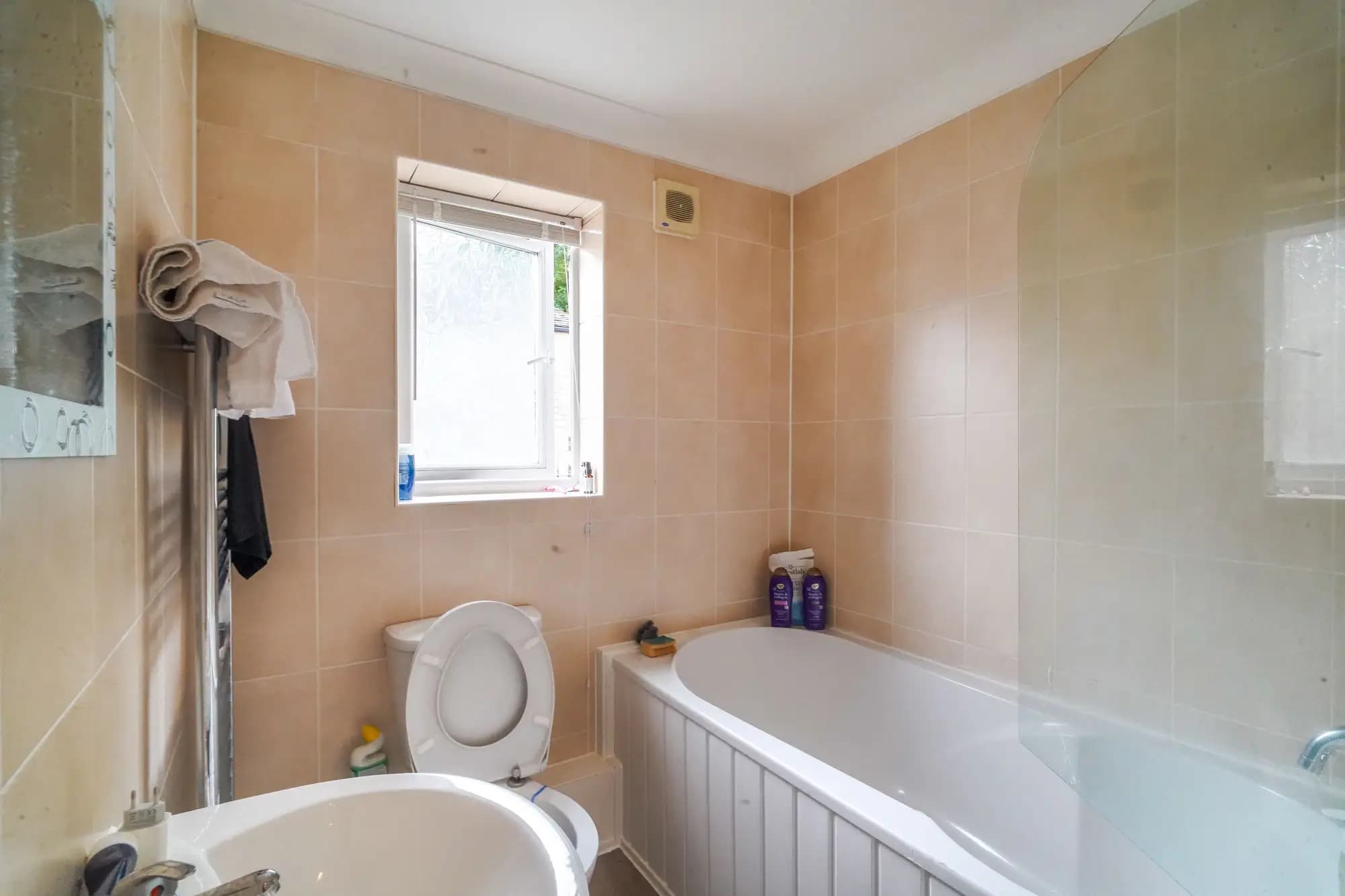 property photo 8 of 16