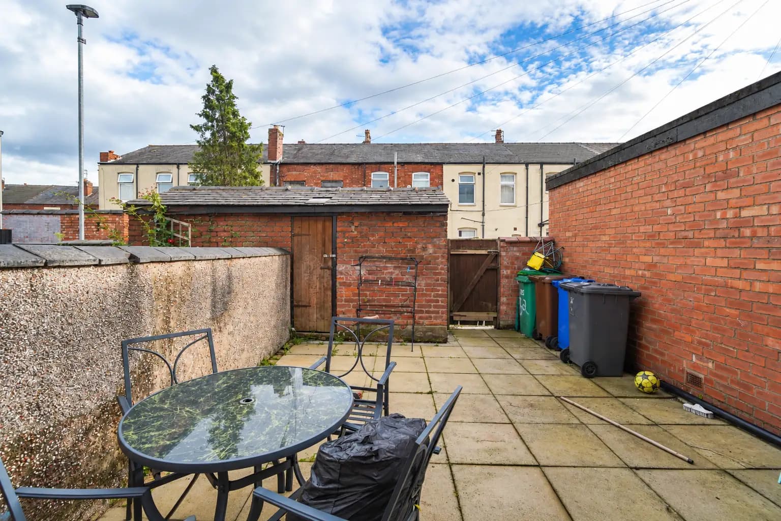 property photo 16 of 19