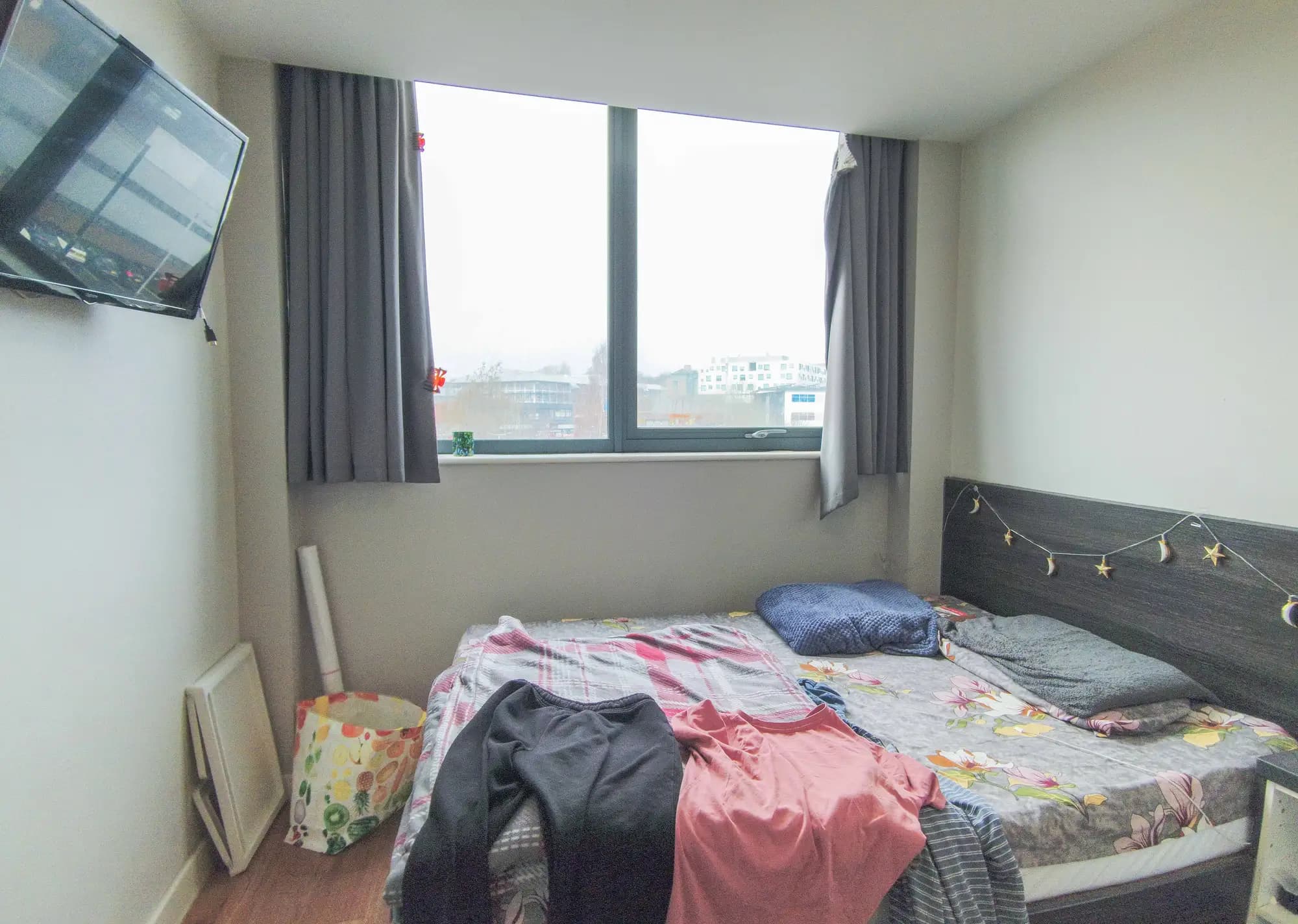 property photo 8 of 12