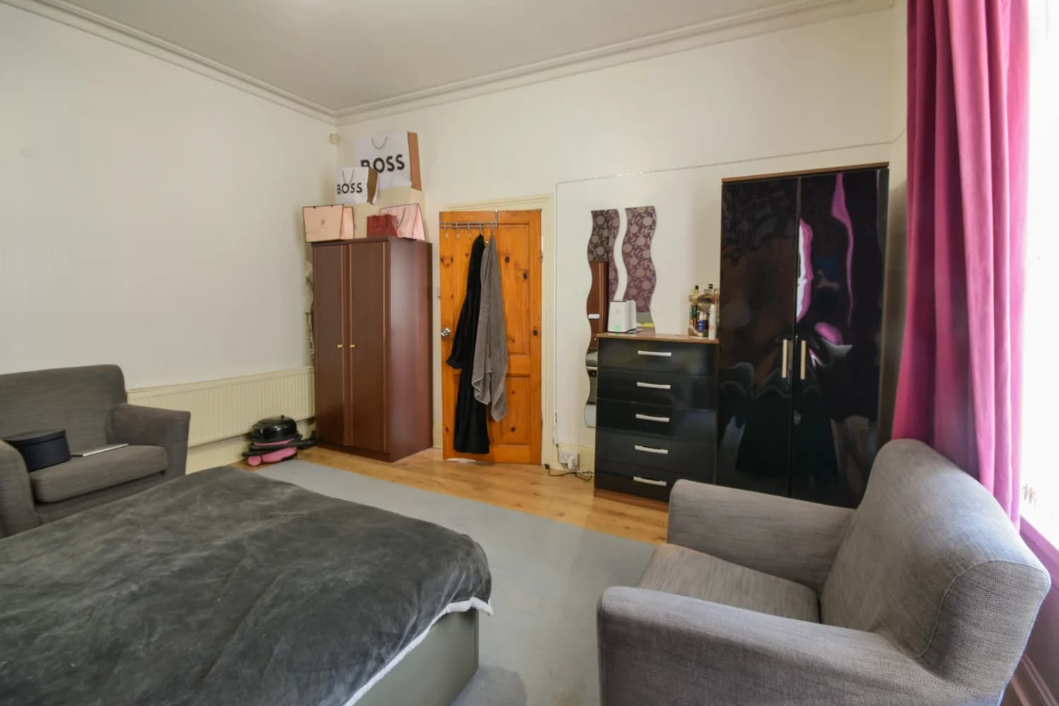 property photo 9 of 16