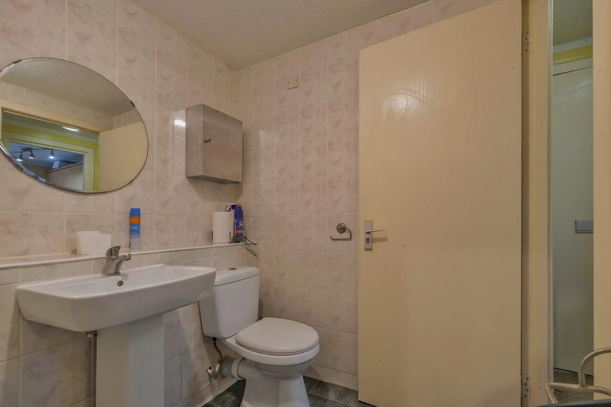 property photo 9 of 16