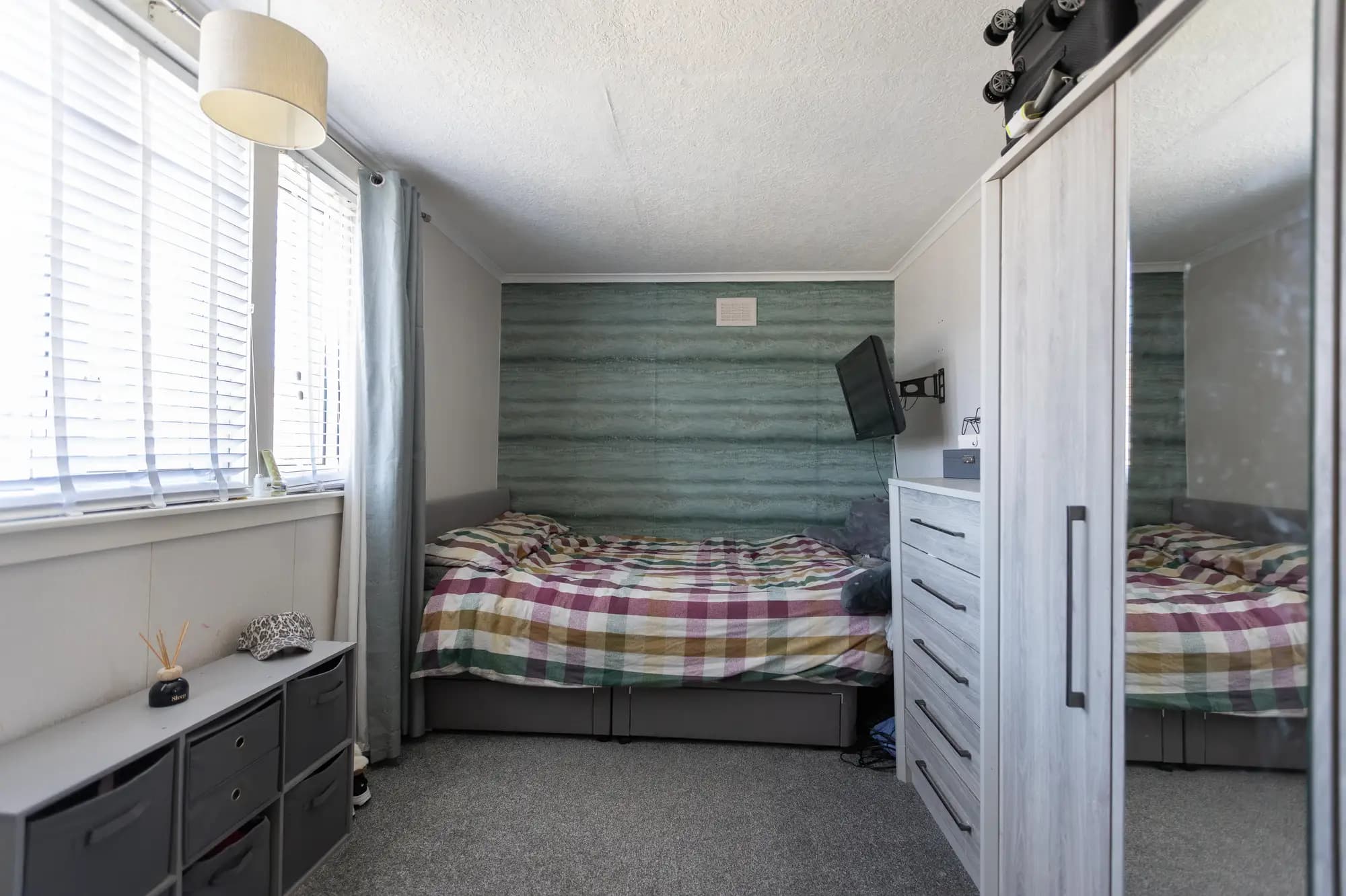property photo 18 of 25