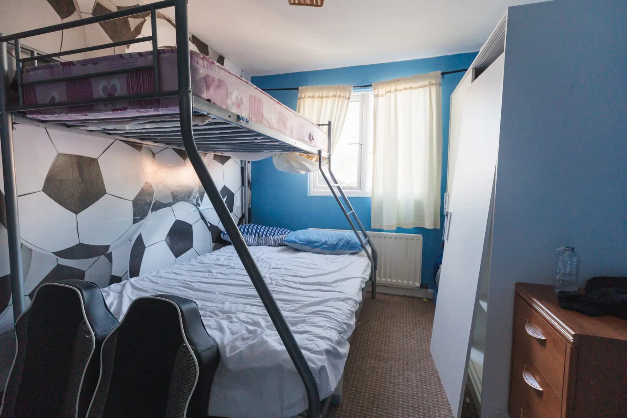 property photo 12 of 17