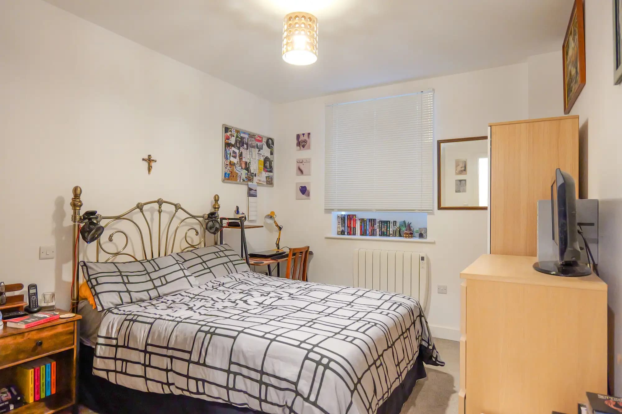 property photo 8 of 18