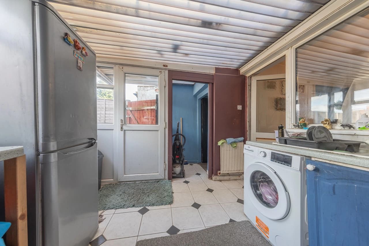 property photo 6 of 20