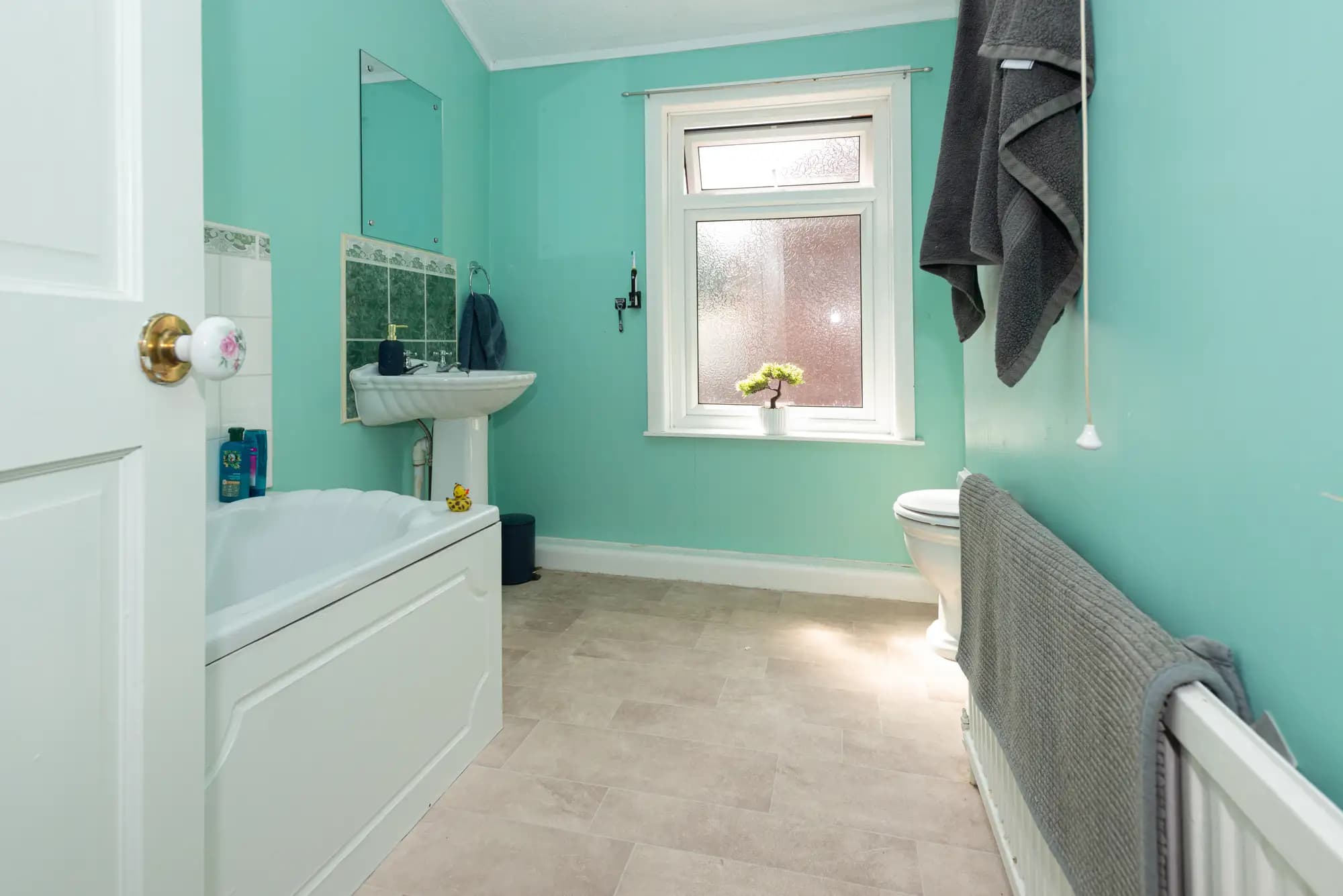 property photo 7 of 16