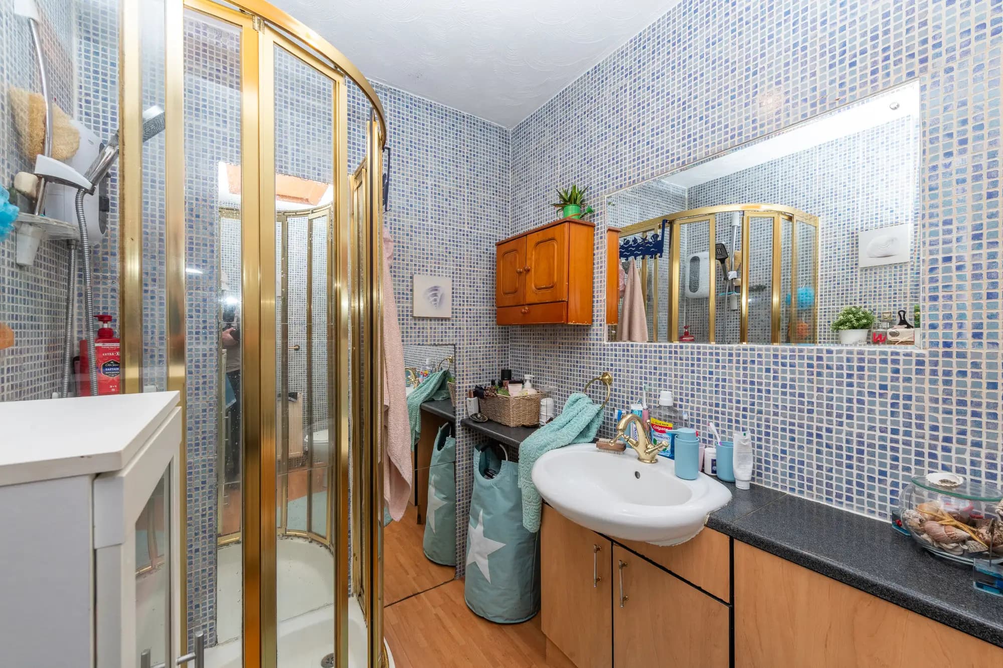 property photo 11 of 25