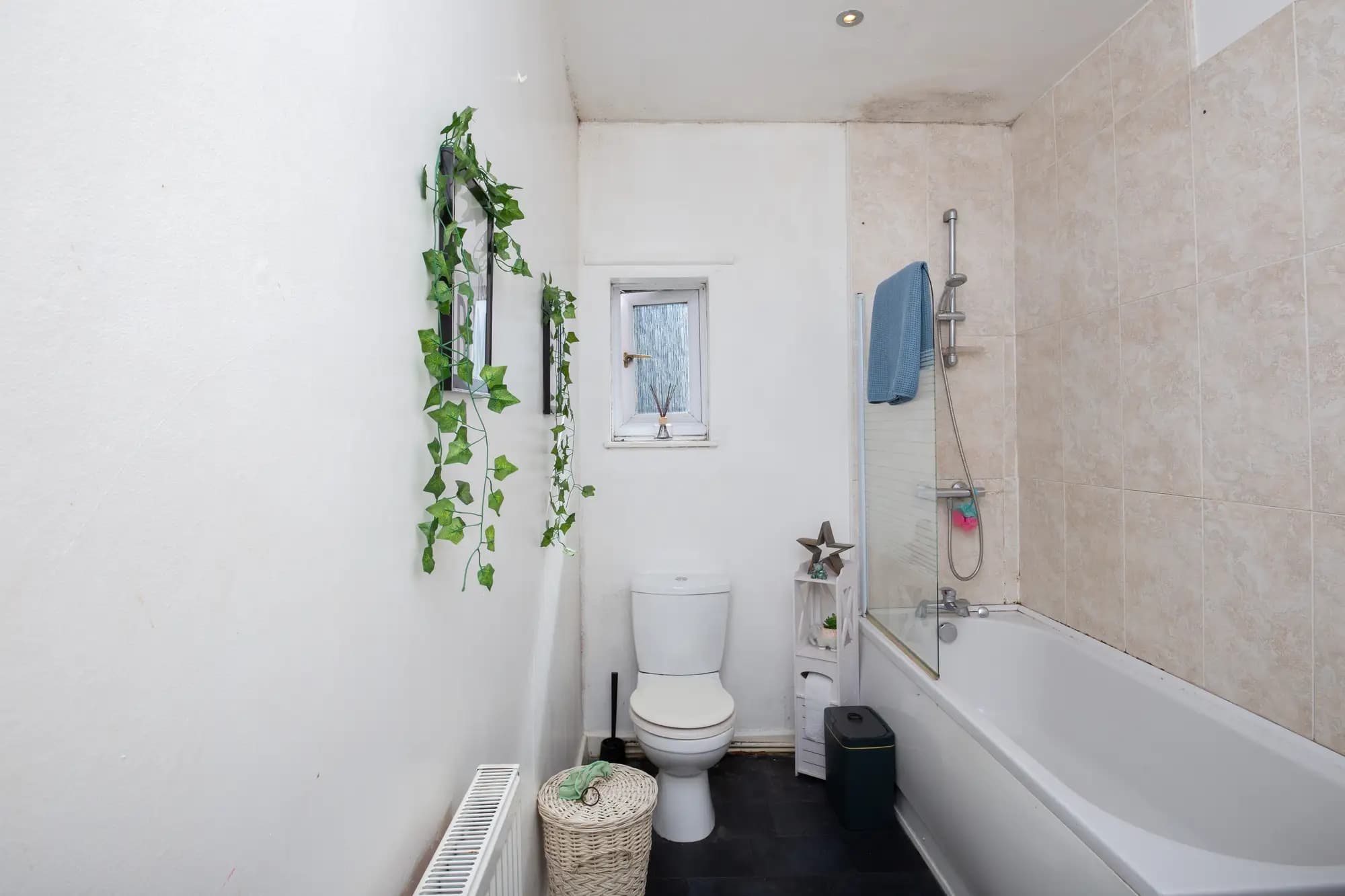 property photo 9 of 18