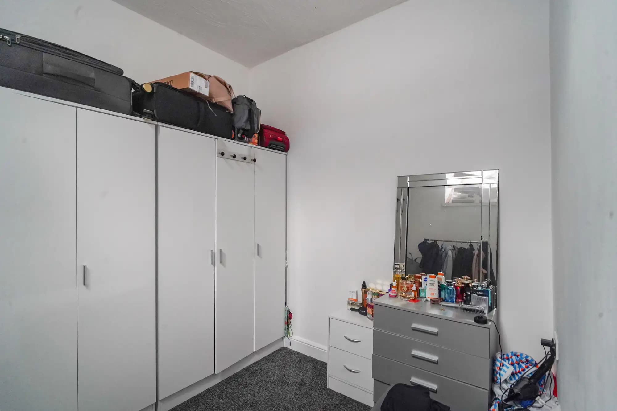 property photo 13 of 21