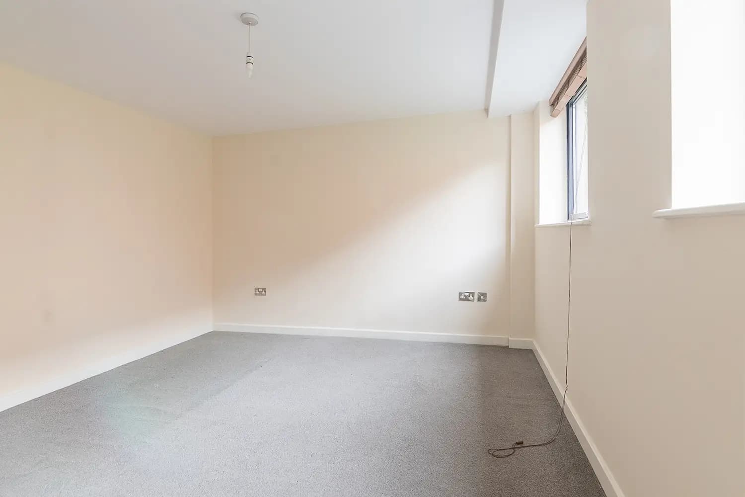 property photo 13 of 27
