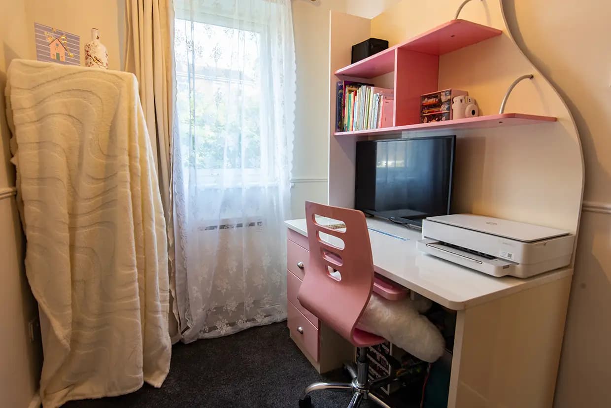 property photo 10 of 22