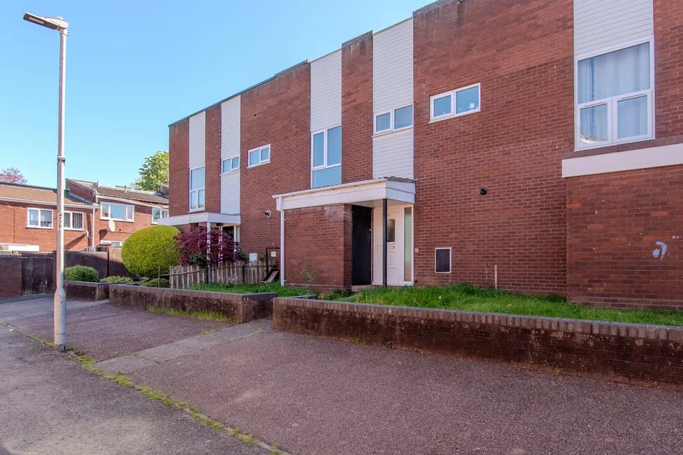 property photo 15 of 16