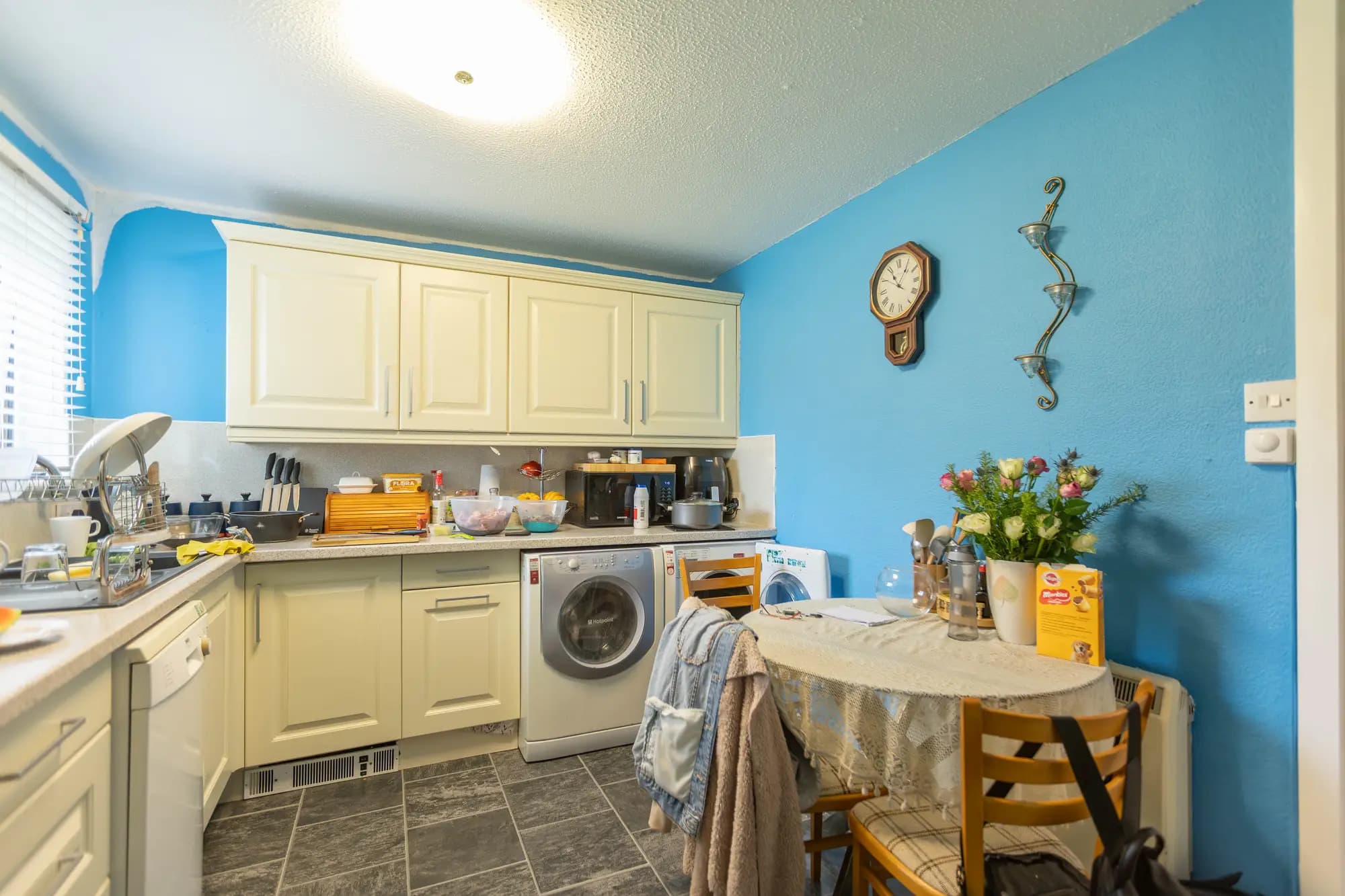 property photo 11 of 28