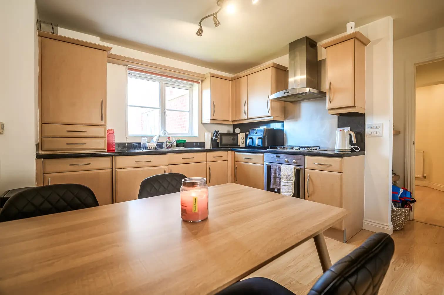 property photo 7 of 20