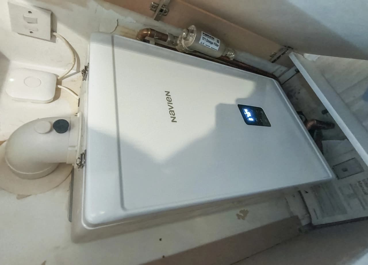 property photo 9 of 11