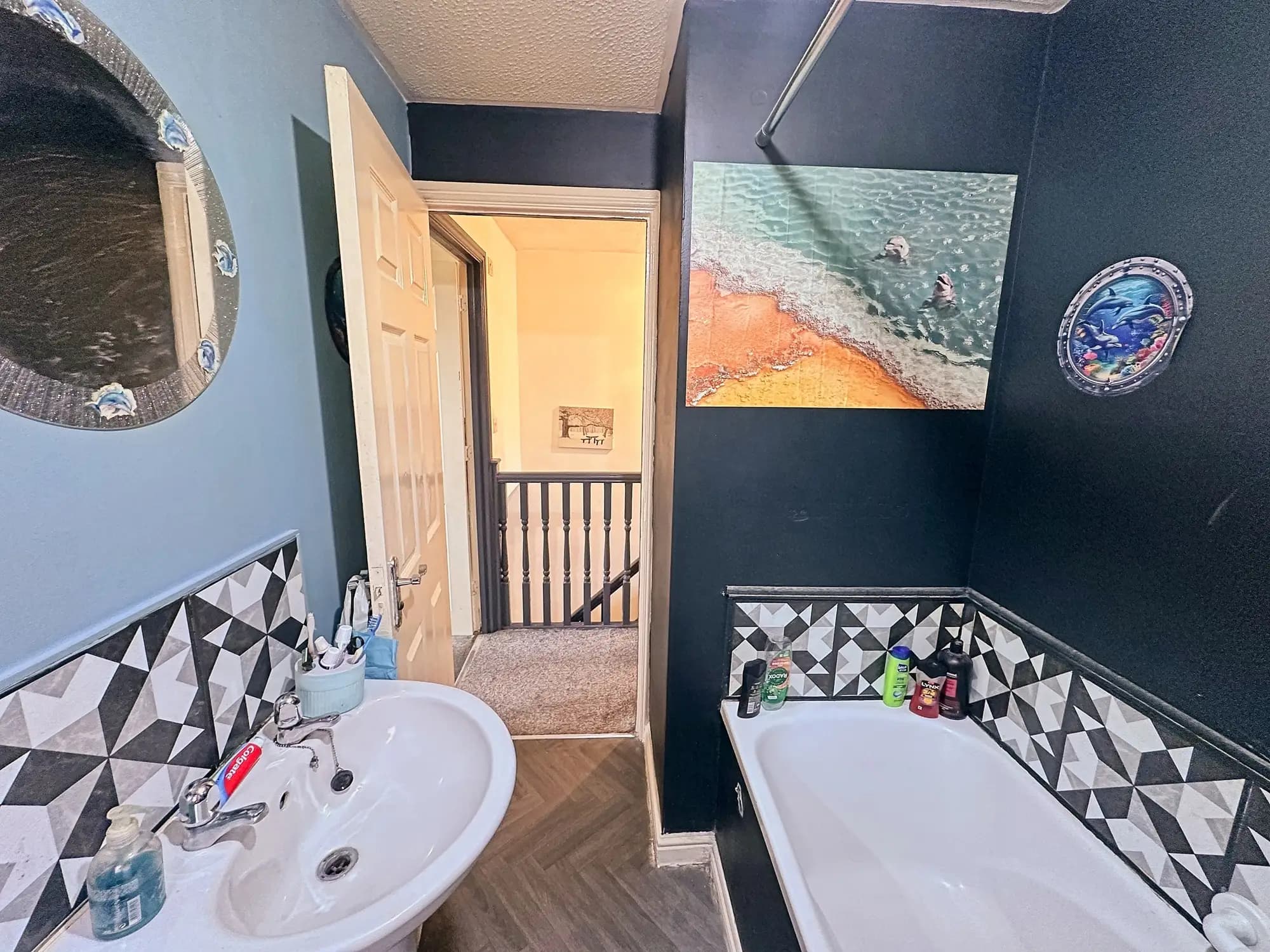 property photo 10 of 27