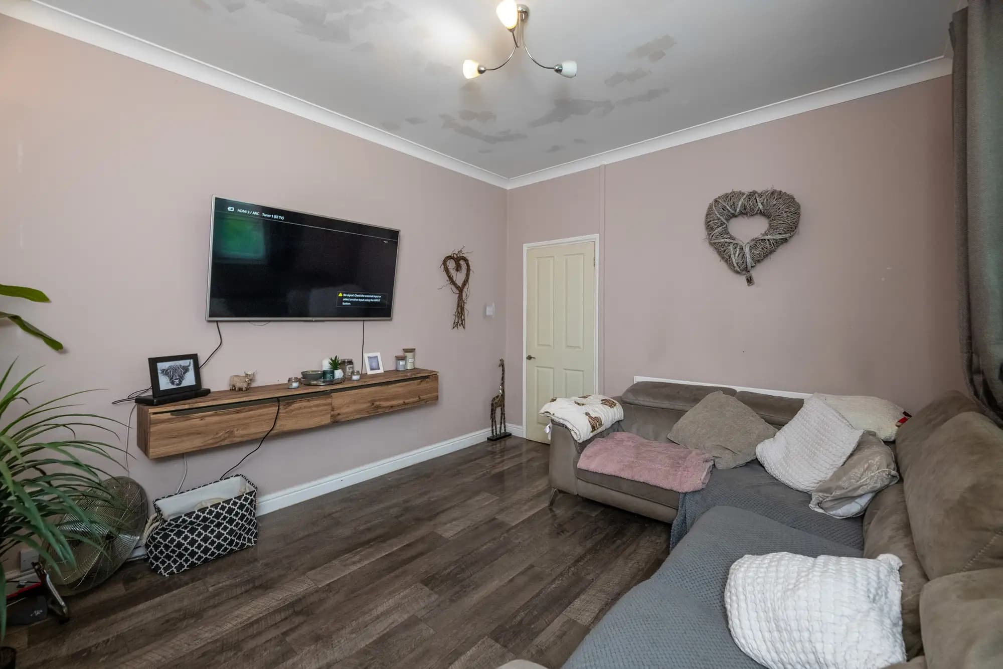 property photo 3 of 32