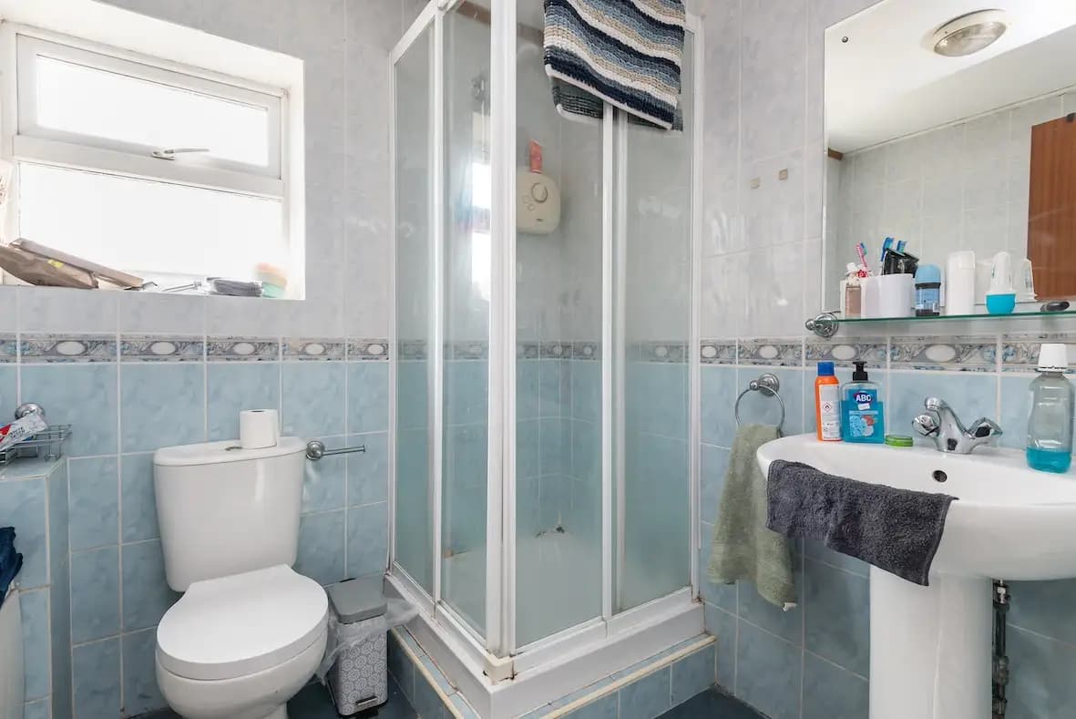 property photo 23 of 34
