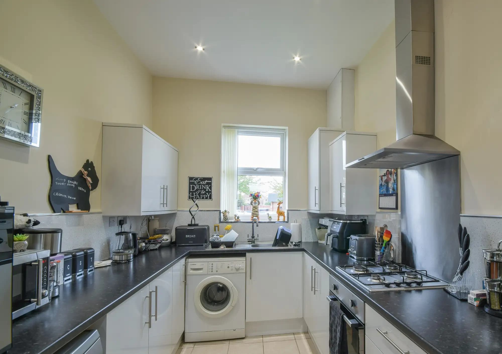 property photo 6 of 38