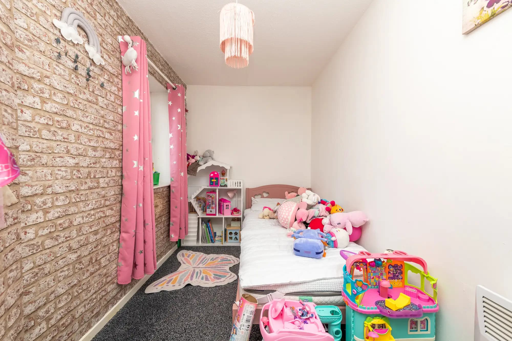 property photo 21 of 37