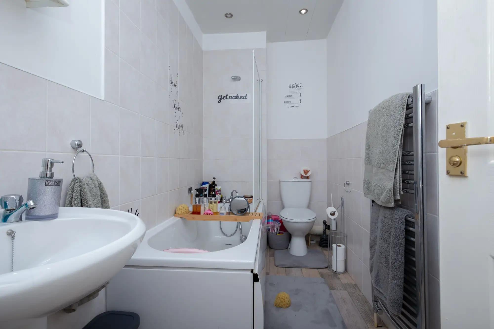 property photo 9 of 19