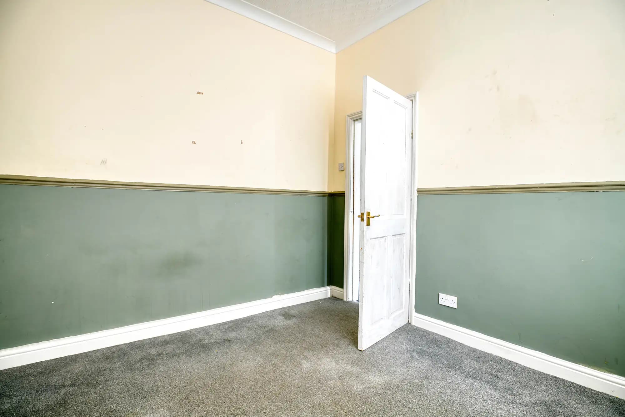 property photo 19 of 30