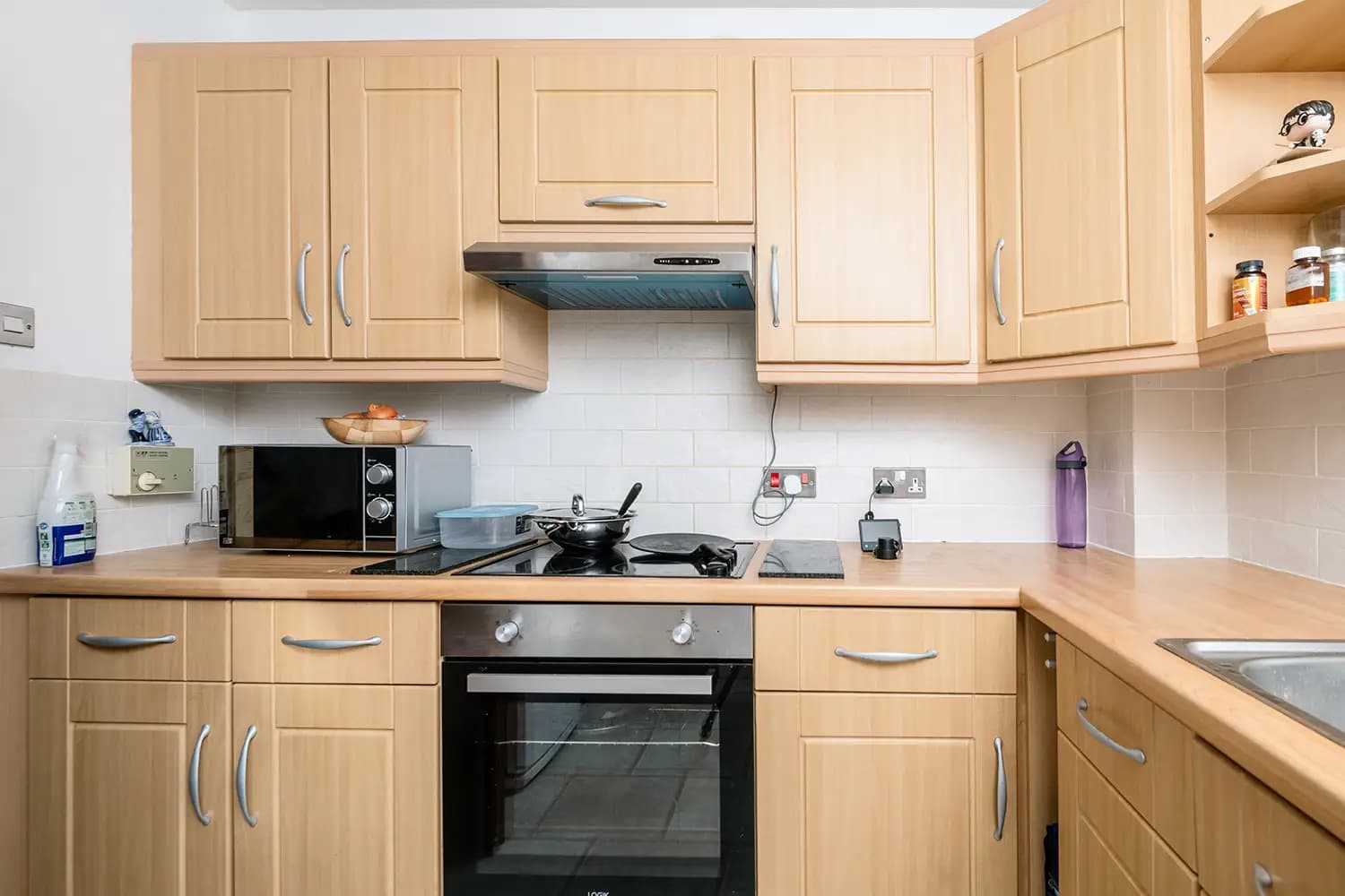 property photo 5 of 16