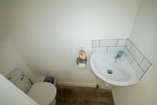 property photo 9 of 30